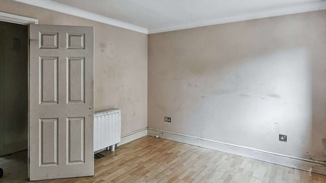 40 Scottwell Drive, Hendon, London, NW9 6QB 3