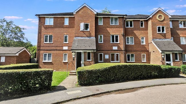 40 Scottwell Drive, Hendon, London, NW9 6QB 3