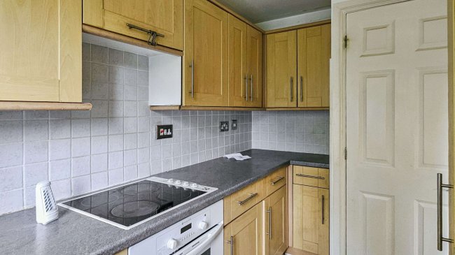 40 Scottwell Drive, Hendon, London, NW9 6QB 3