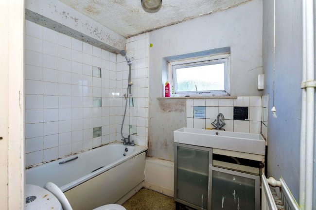 97 Trafford Road, Rushden, Northamptonshire, NN10 0JF 10