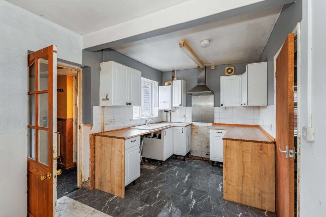 97 Trafford Road, Rushden, Northamptonshire, NN10 0JF 10