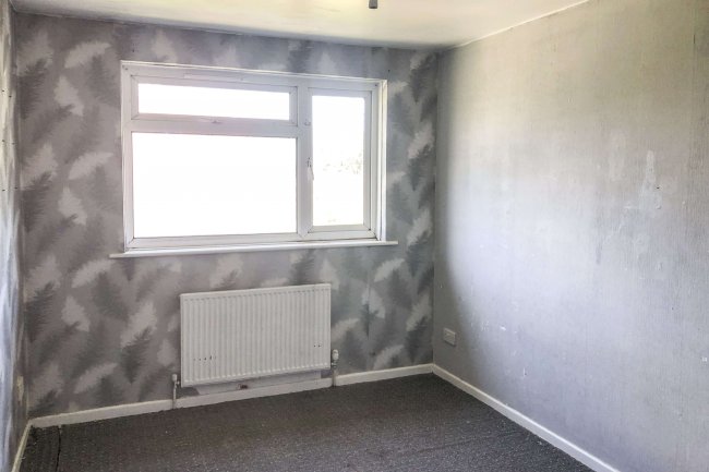 235 Gunville Road, Newport, Isle of Wight, PO30 5LU 1