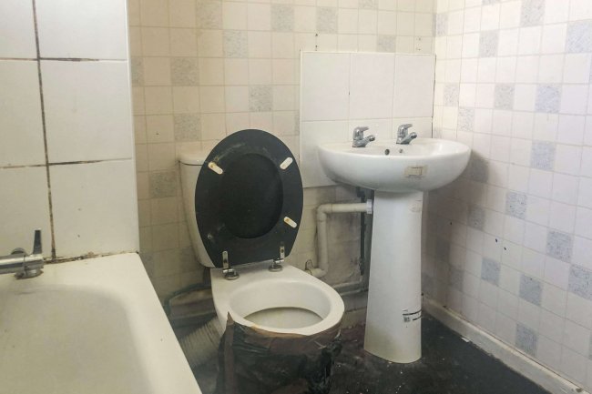 235 Gunville Road, Newport, Isle of Wight, PO30 5LU 1