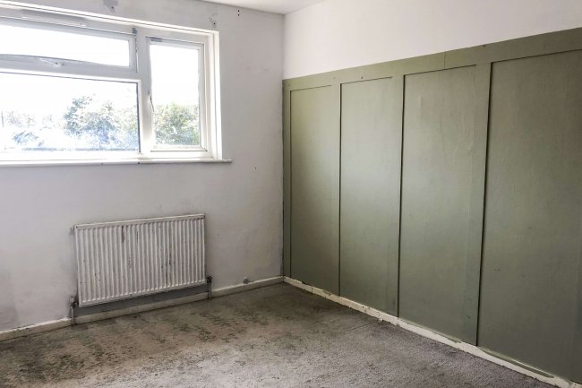 235 Gunville Road, Newport, Isle of Wight, PO30 5LU 1