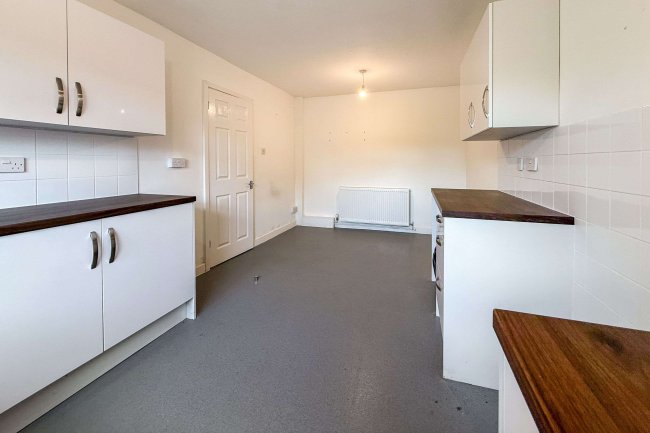 239 Gunville Road, Newport, Isle of Wight, PO30 5LU 2