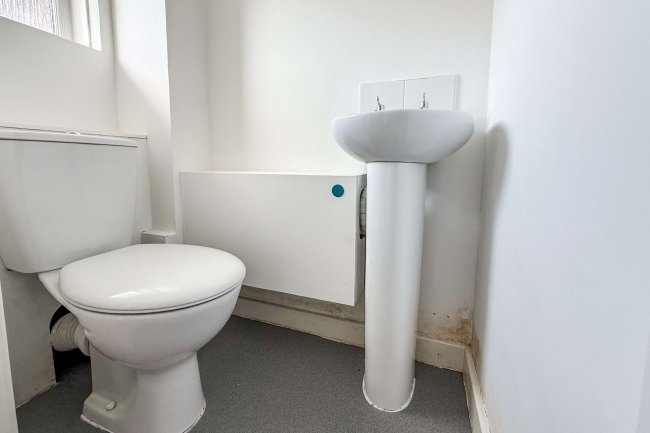 239 Gunville Road, Newport, Isle of Wight, PO30 5LU 2