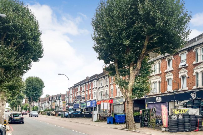 226-228 Brownhill Road, London, SE6 1AT 9