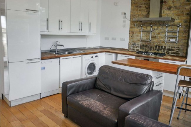 Flat B, 2E Blandfield Road, London, SW12 8BG 3