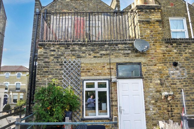 Flat B, 2E Blandfield Road, London, SW12 8BG 3