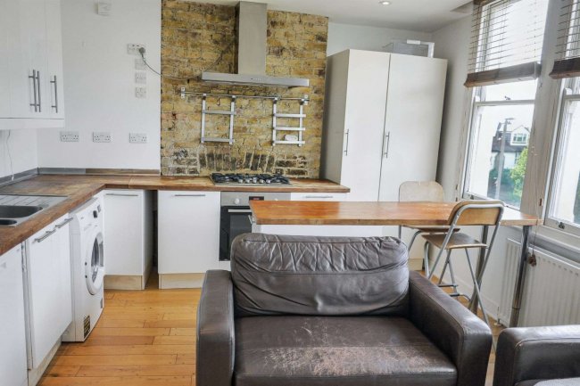Flat B, 2E Blandfield Road, London, SW12 8BG 3