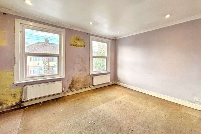 62 Cavendish Road, Edmonton, London N18 2LS 8