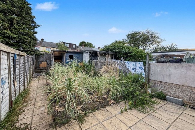 62 Cavendish Road, Edmonton, London N18 2LS 8