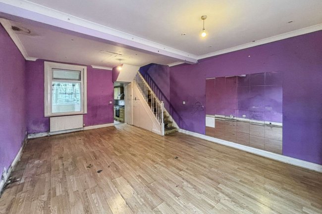 62 Cavendish Road, Edmonton, London N18 2LS 8