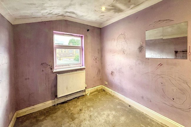 62 Cavendish Road, Edmonton, London N18 2LS 8