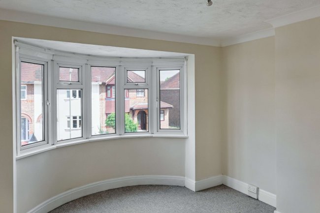 6 Fayre Road, Fareham PO16 0UB 1