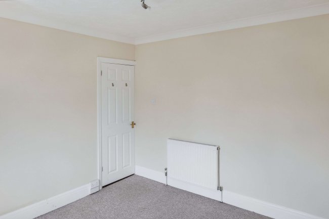 6 Fayre Road, Fareham PO16 0UB 1