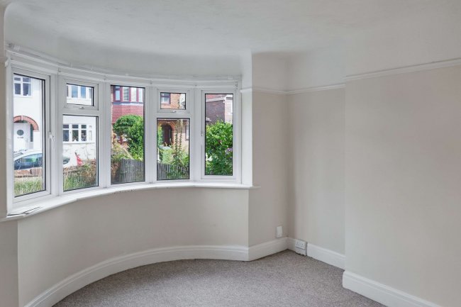 6 Fayre Road, Fareham PO16 0UB 1