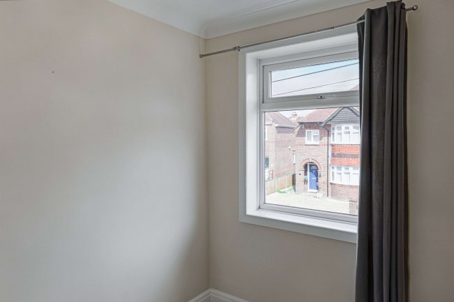 6 Fayre Road, Fareham PO16 0UB 1