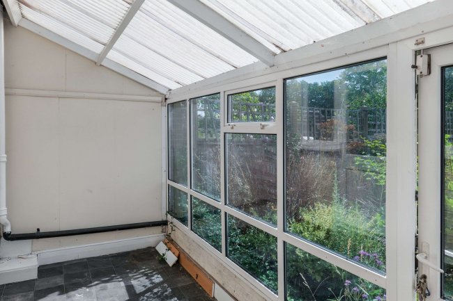 6 Fayre Road, Fareham PO16 0UB 1