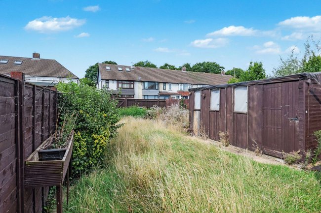 281 Gosport Rd, Fareham PO16 0QF 2