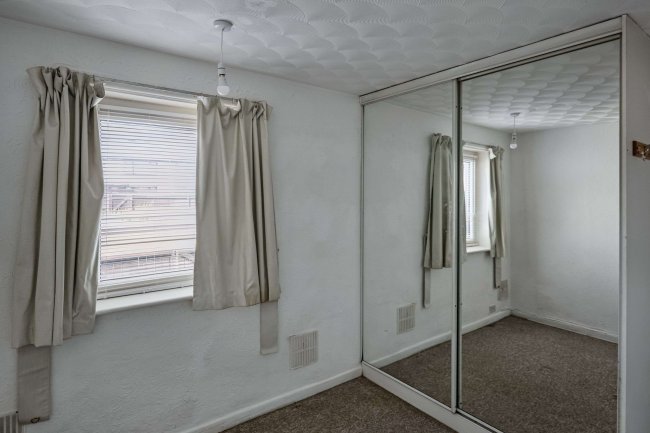 281 Gosport Rd, Fareham PO16 0QF 2