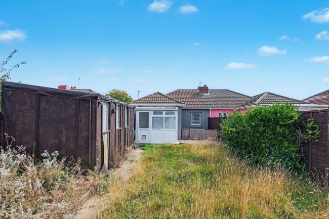 281 Gosport Rd, Fareham PO16 0QF 2