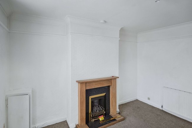 281 Gosport Rd, Fareham PO16 0QF 2