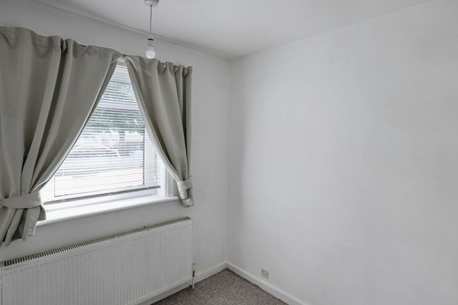 281 Gosport Rd, Fareham PO16 0QF 2