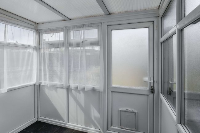 281 Gosport Rd, Fareham PO16 0QF 2