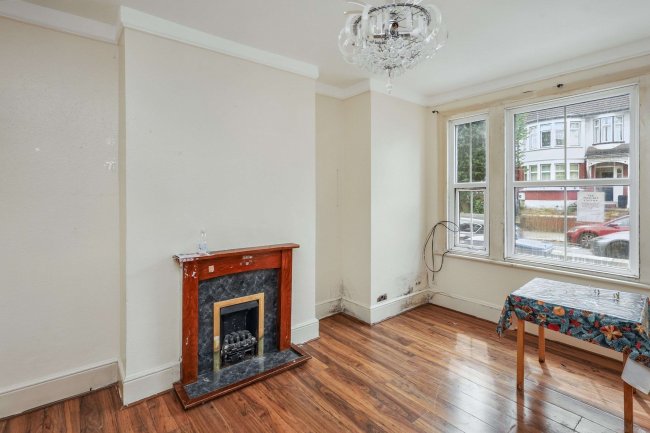 Flat A & Flat B, 109 Tottenhall Road, Palmers Green, London N13 6JA 7