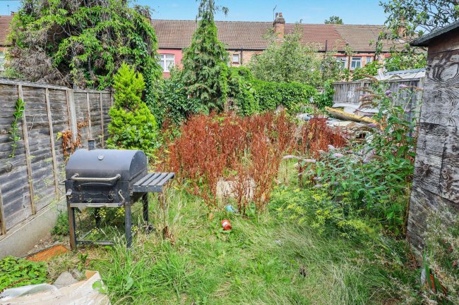 Flat A & Flat B, 109 Tottenhall Road, Palmers Green, London N13 6JA 7