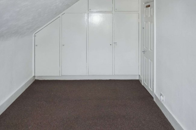 Flat 3, 1 Burgoyne Road, London SE25 6JT 1