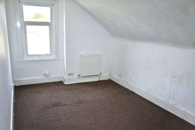 Flat 3, 1 Burgoyne Road, London SE25 6JT 1