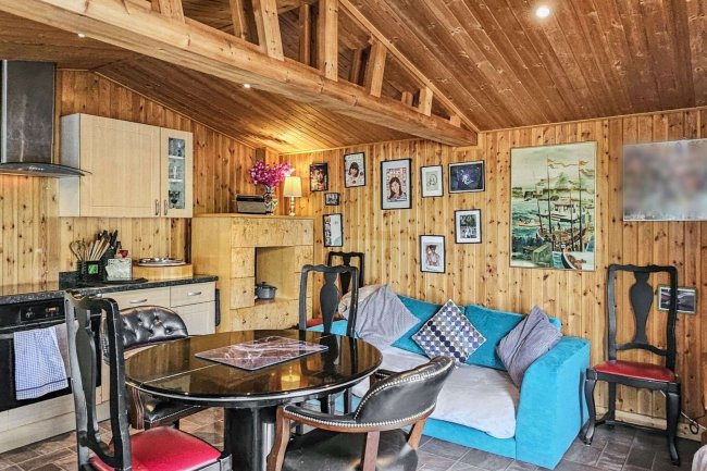 10 Taggs Island, Hampton Court, TW12 2HA 6