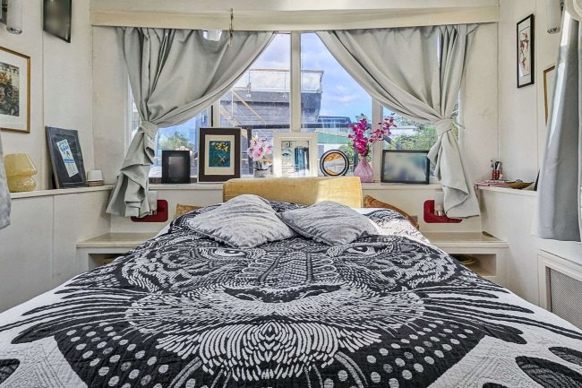 10 Taggs Island, Hampton Court, TW12 2HA 6