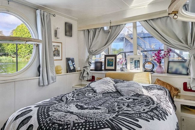 10 Taggs Island, Hampton Court, TW12 2HA 6