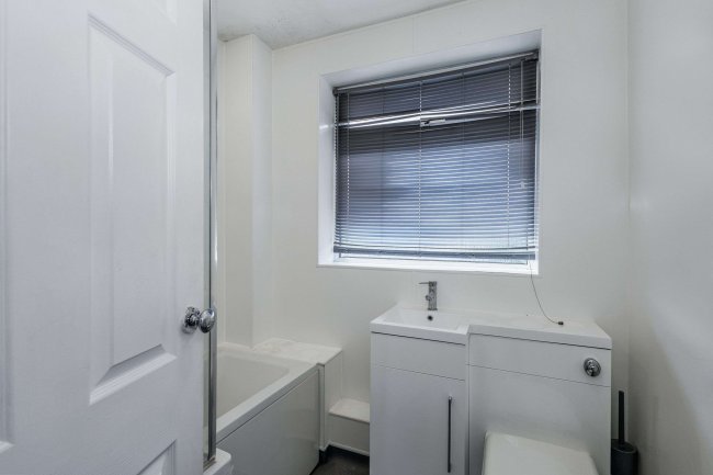 16 Nash Drive, Abingdon, Oxfordshire OX14 5PT 9