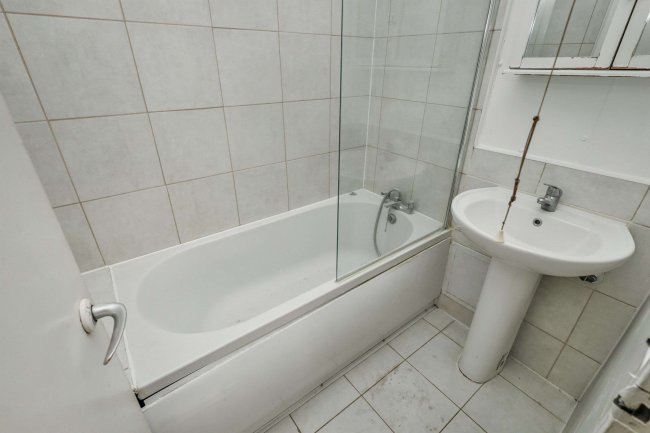 15 Linslade House, Lisson Green Estate, 36 Paveley Street, Marylebone, London NW8 8TL 9