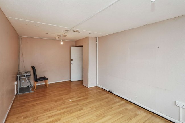 15 Linslade House, Lisson Green Estate, 36 Paveley Street, Marylebone, London NW8 8TL 9