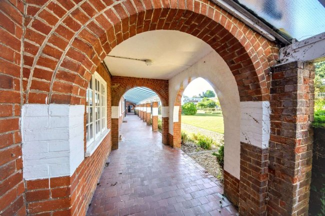 Flat 8, Sollershott Hall, Letchworth Garden City, SG6 3PN 8