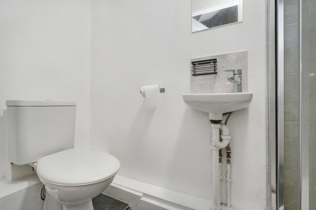 208 Alfreton Road, Nottingham, Nottinghamshire, NG7 3PE 9