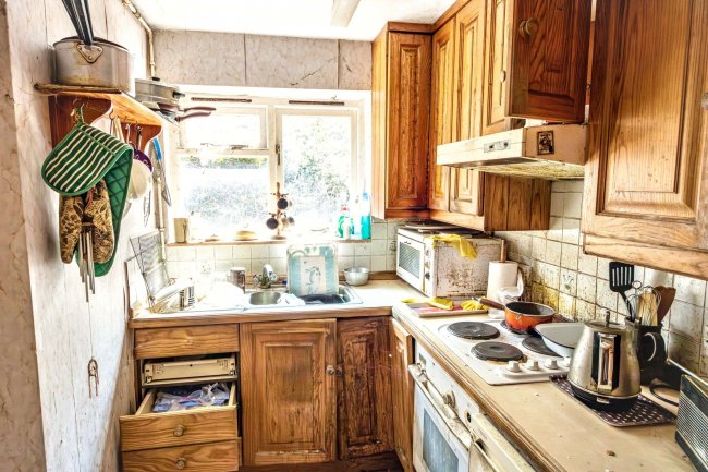 19 Palmer Street, South Petherton, Somerset, TA13 5DD 8