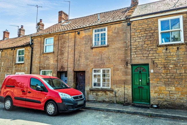 19 Palmer Street, South Petherton, Somerset, TA13 5DD 8
