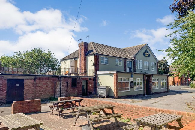 Former Smokers Arms, Albion Street, Grimsby, DN32 7DX 7