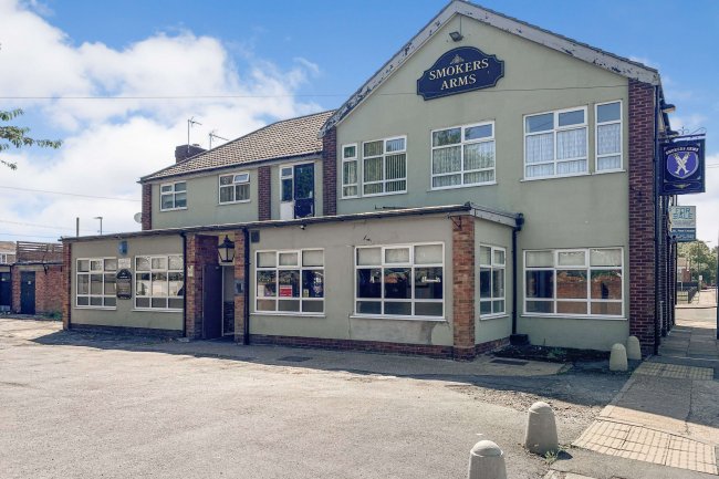 Former Smokers Arms, Albion Street, Grimsby, DN32 7DX 7