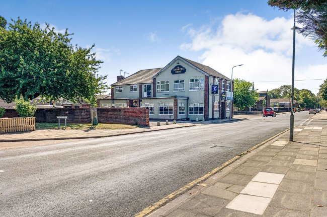 Former Smokers Arms, Albion Street, Grimsby, DN32 7DX 7