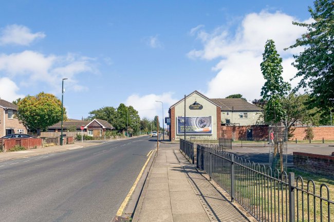 Former Smokers Arms, Albion Street, Grimsby, DN32 7DX 7
