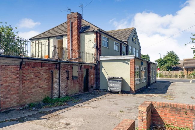 Former Smokers Arms, Albion Street, Grimsby, DN32 7DX 7