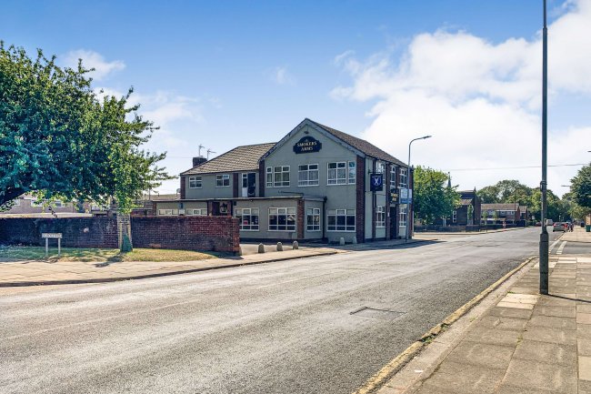 Former Smokers Arms, Albion Street, Grimsby, DN32 7DX 7