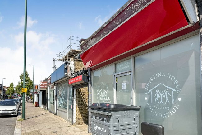 129 East Barnet Road, Barnet, London, EN4 8RF 4